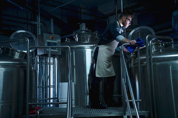 Quelles sont les différentes méthodes de fermentation utilisées pour produire du saké japonais ?
